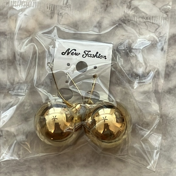 Fashion Jewelry Earrings - Picture 6 of 6